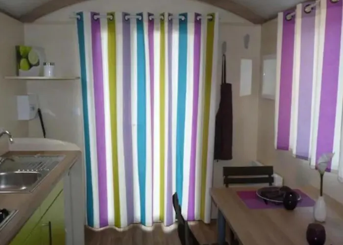 Roulotte Avec Terrasse - 4 Pers. - Api-1-52-1589 Camping Saint-Girons (Ariege)