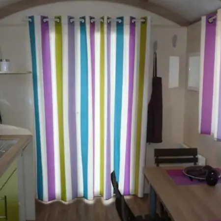 Roulotte Avec Terrasse - 4 Pers. - Api-1-52-1589 Camping Saint-Girons (Ariege)